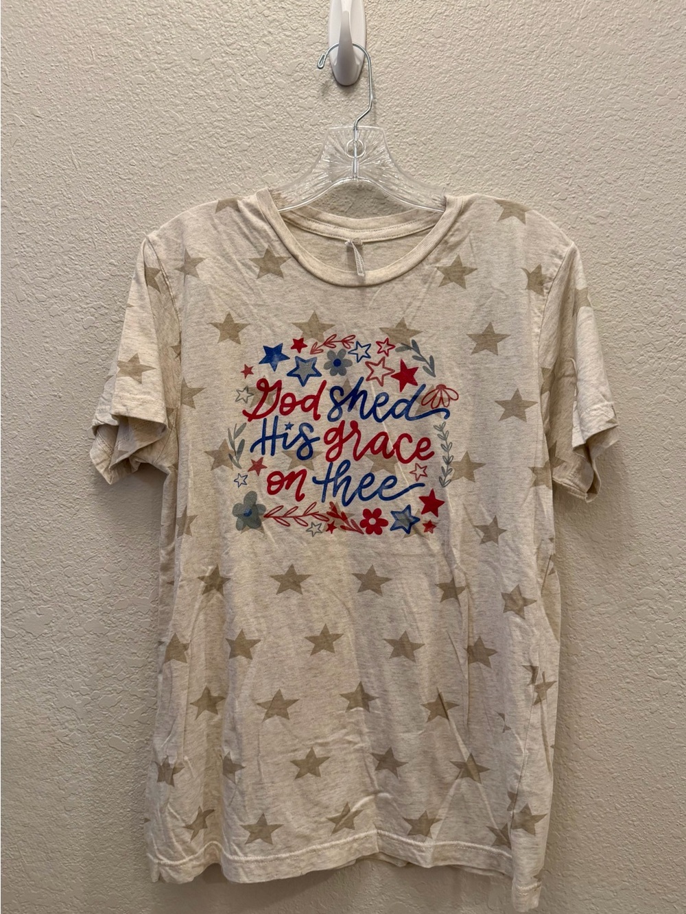 Buc-ee’s God Shed His Grace On Thee Patriotic Star T Shirt Medium